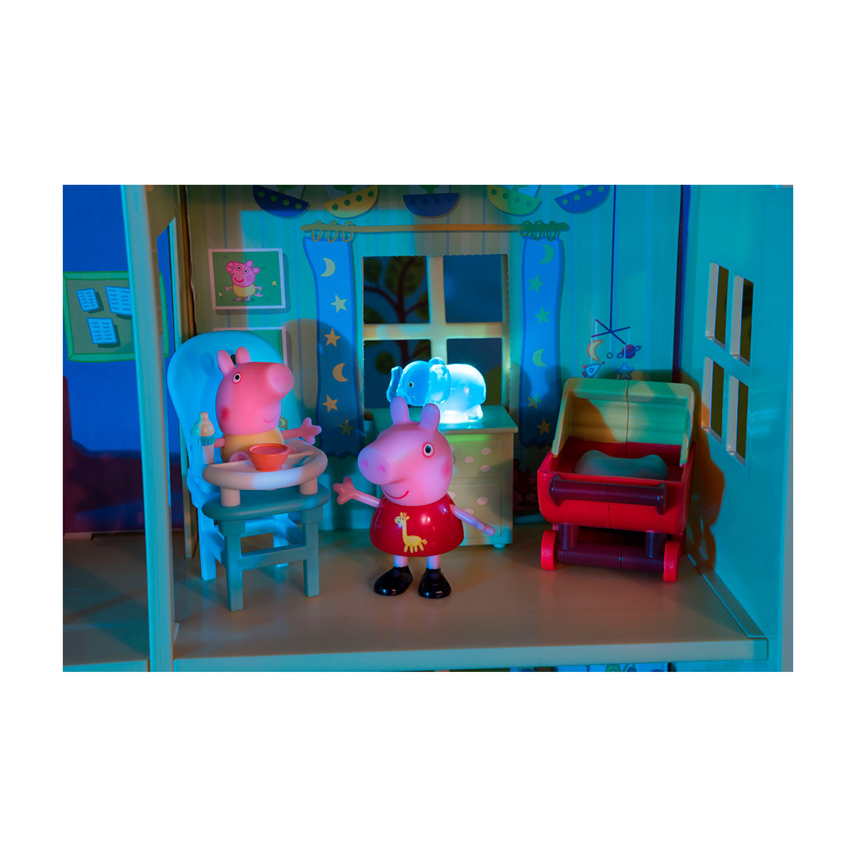 Игровой набор Peppa - В ГОСТЯХ У МАЛЫША АЛЕКСАНДРА (2 фигурки, аксессуары, свет)