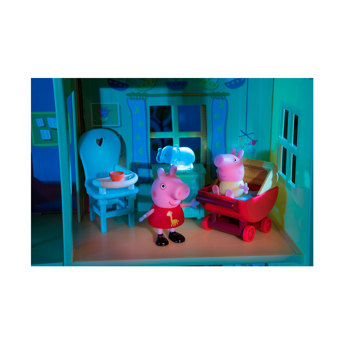Игровой набор Peppa - В ГОСТЯХ У МАЛЫША АЛЕКСАНДРА (2 фигурки, аксессуары, свет)