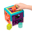 Розвиваюча іграшка-сортер Battat Lite Розумний куб (12 форм) (BT2577Z)